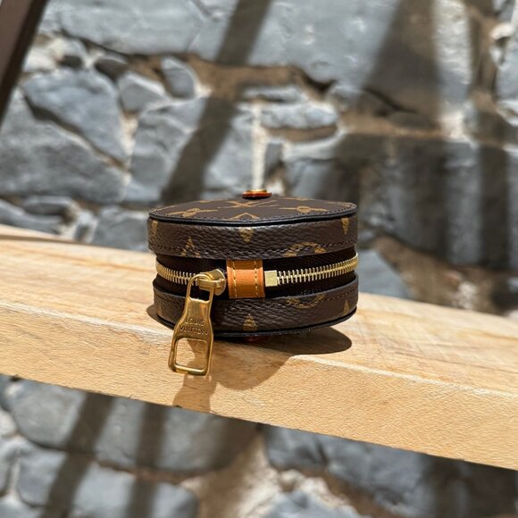 Louis Vuitton FW19 Brown Monogram Legacy Round Coin Pouch Charm - Picture 7 of 12